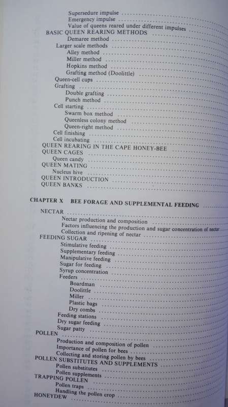 BEEKEEPING in SOUTH AFRICA by R H ANDERSON B BUYS & M F JOHANNSMEIER ( Condition ; Fair )