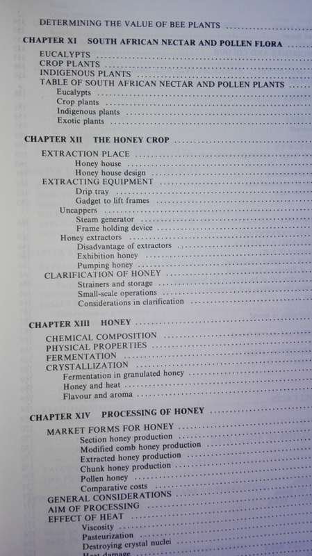 BEEKEEPING in SOUTH AFRICA by R H ANDERSON B BUYS & M F JOHANNSMEIER ( Condition ; Fair )