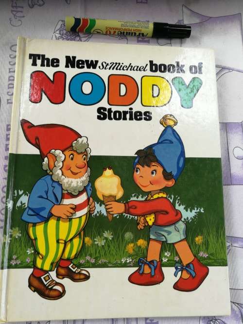 THE NEW STMICHAEL BOOK OF NODDY STORIES ( St Michael  Enid Blyton )