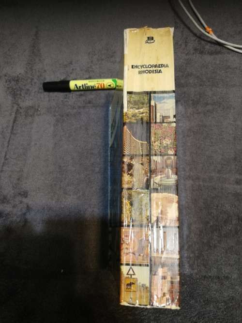 ENCYCLOPAEDIA RHODESIA ( Rhodesiana )