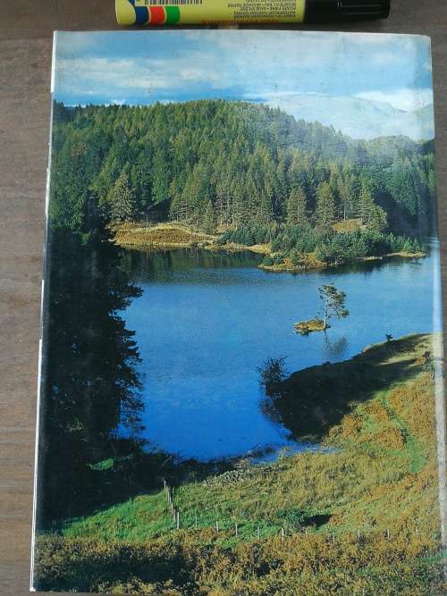 THE LAKE DISTRICT W A POUCHER ( United Kingdom travel and photography  )