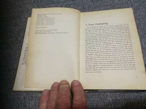 COR DIRKS DIE UILE IN DIE KALAHARI Tweede Uitgawe derde druk 1981 Ex Library book