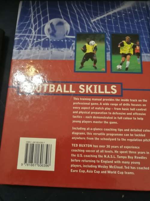 FOOTBALL SKILLS TED BUXTON ( Soccer  training manual and coaching tips  and drills )