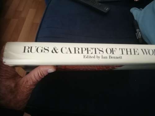 RUGS and CARPETS of the WORLD Edited by IAN BENNETT