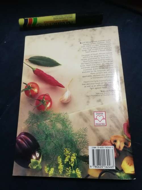 HEART A LA CARTE compiled by the HEART FOUNDATION selected from 16 of South Africa`s finest cooks