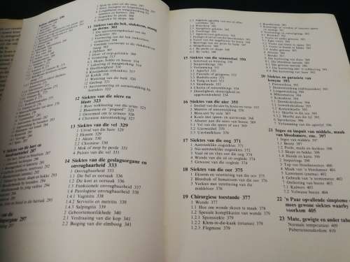 MONNIG EN VELDMAN HANDBOEK OOR VEE-SIEKTES  VEESIEKTES