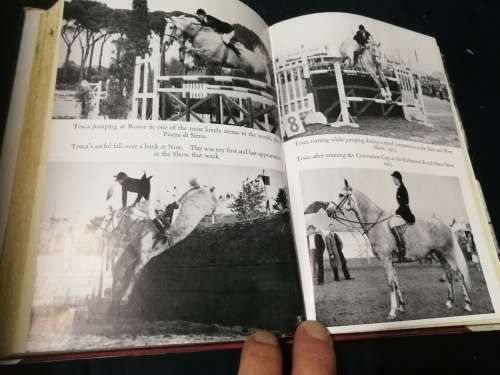 PAT SMYTHE`S STORY JUMP FOR JOY PAT SMYTHE ( Horse Riding Showjumping )