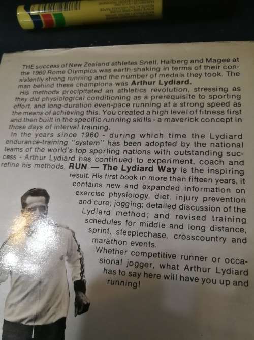 RUN THE LYDIARD WAY ARTHUR LYDIARD World`s Greatest Middle & Long Distance Running Coach marathon
