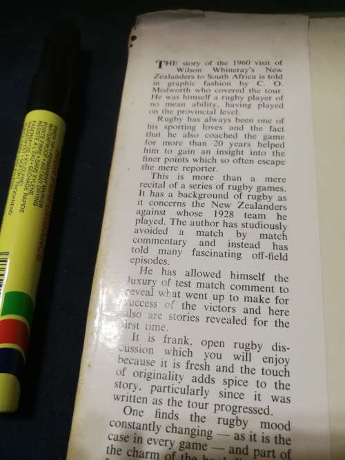 BATTLE OF THE GIANTS C O MEDWORTH  ( Rugby New Zealand - All Blacks tour to S A 1960 )
