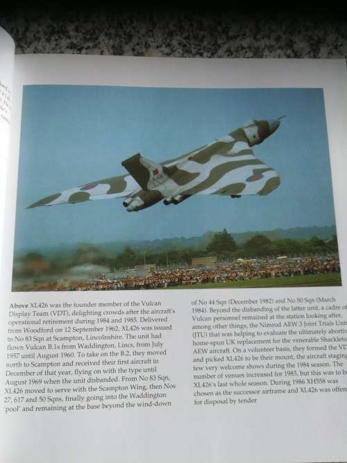 VULCAN LAST OF THE V - BOMBERS DUNCAN CUBITT  with KEN ELLIS  ( Military aircraft flight )
