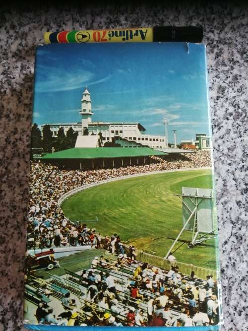 SWANTON IN AUSTRALIA with MCC 1946 - 1975 E W SWANTON ( Cricket )
