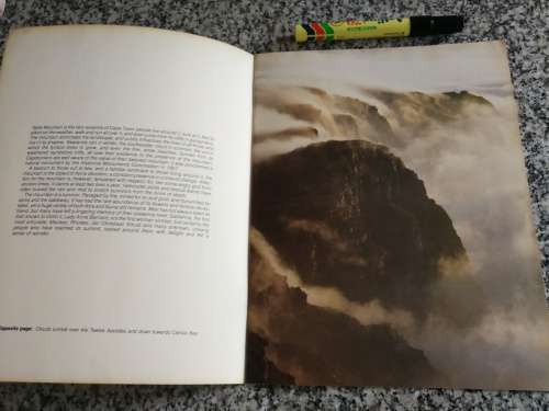 TABLE MOUNTAIN including popular walks IAN NIENABER Text JILL BAIKOFF Cape Town