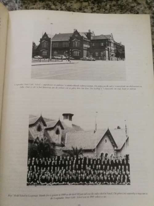 DIE VOORTREKKERSKOLE IN DIE VOORTREKKERSTAD EERS MET DIE HINGS SE TEUELS INGETREK skool school