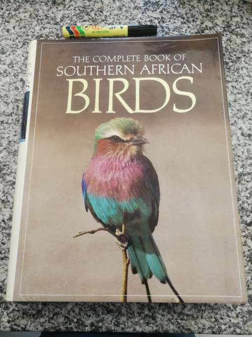 THE COMPLETE BOOK OF SOUTHERN AFRICAN BIRDS compiled by P J GINN ( Birding Bird watching  reduced