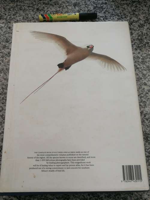 THE COMPLETE BOOK OF SOUTHERN AFRICAN BIRDS compiled by P J GINN ( Birding Bird watching  reduced