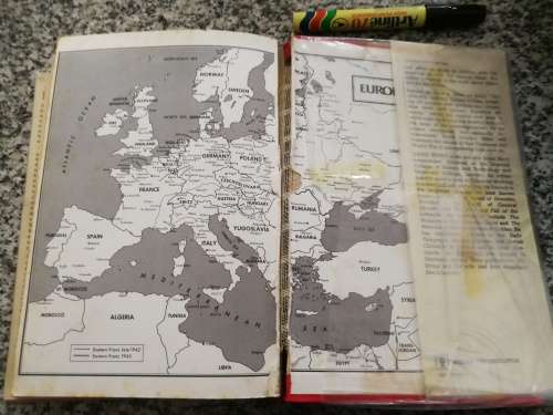 HITLER`S WAR DAVID IRVING  ( World War two  2  Adolf Hitler Hitlers Germany  ) please note condition