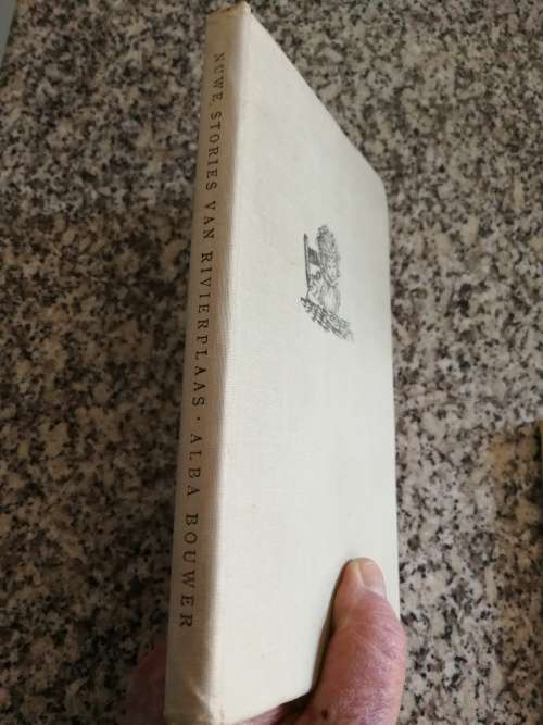 2 Boeke deur ALBA BOUWER `n HENNETJIE MET KUIKENS plus NUWE STORIES VAN RIVIERPLAAS