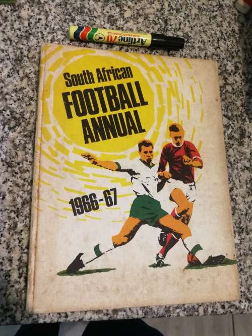 SOUTH AFRICAN FOOTBALL ANNUAL 1966 - 67  ( Soccer ) vintage