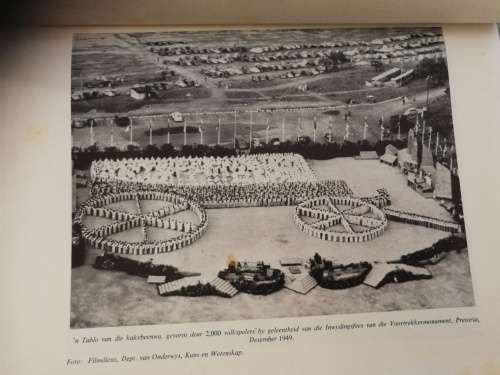 ONS EIE VOLKSPELE `n BUNDEL VAN DIE GEWILDSTE en MEES TIPIESE AFRIKKANSE VOLKSPELE ( 1955 )