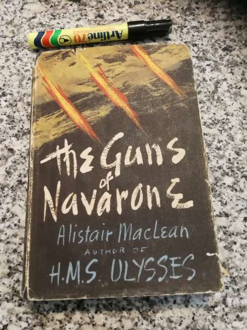 THE GUNS OF NAVARONE ALISTAIR MacLEAN ( First Edition )
