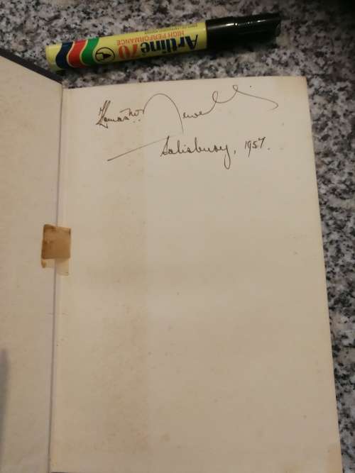 THE GUNS OF NAVARONE ALISTAIR MacLEAN ( First Edition )