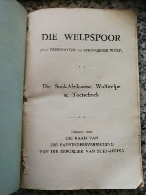 THE CUB TRAIL  / DIE WELPSPOOR The South African Wolf Cub`s Book of Tests ( Scouts Scouting  )