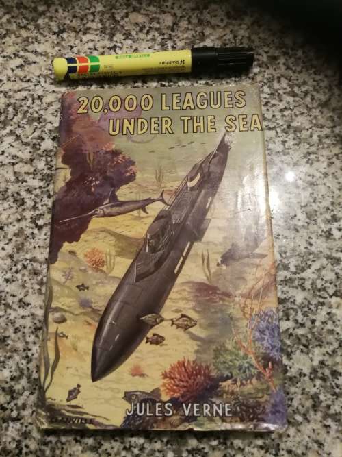 TWENTY THOUSAND LEAGUES UNDER THE SEA  by JULES VERNE 20 000   (20000)