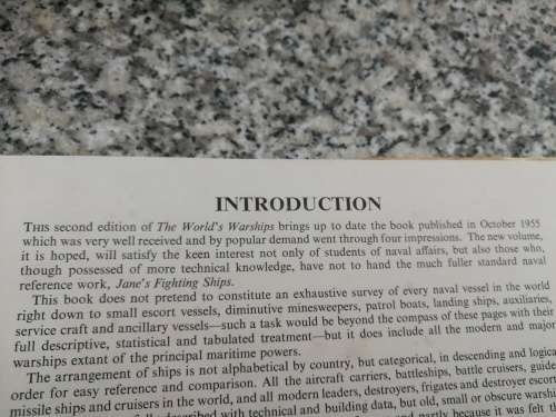 THE WORLD`S WARSHIPS RAYMOND V B BLACKMAN Revised 1960 (  worlds navy battleships submarines )