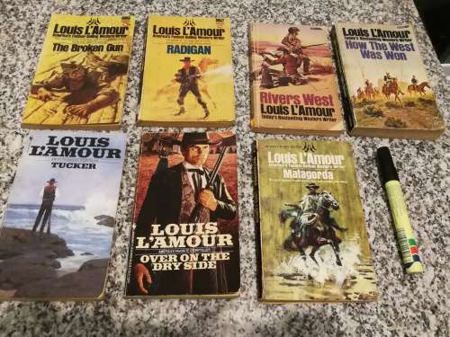 BUNDLE OF SEVEN LOUIS LAMOUR BOOKS (  westerns )