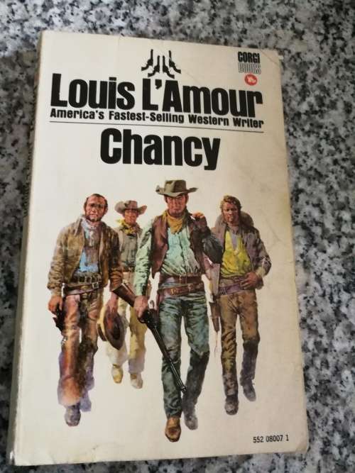 BUNDLE OF SEVEN LOUIS LAMOUR BOOKS (  westerns )