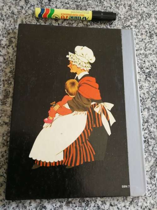 ENID BLYTON`S BEDTIME ANNUAL 1976
