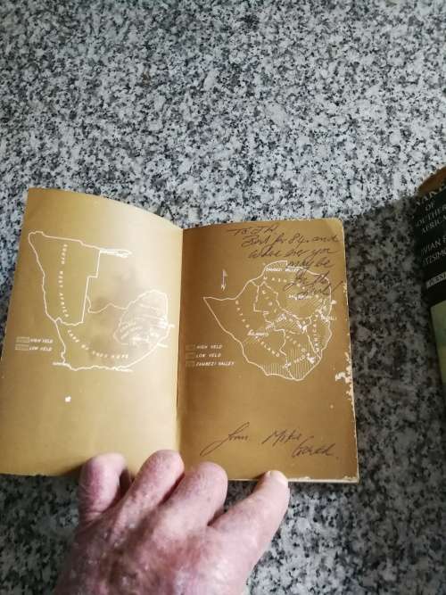 DON`T DIE IN THE BUNDU Col. D H GRAINGER O B E , E D Rhodesia Army military survival ( DONT )