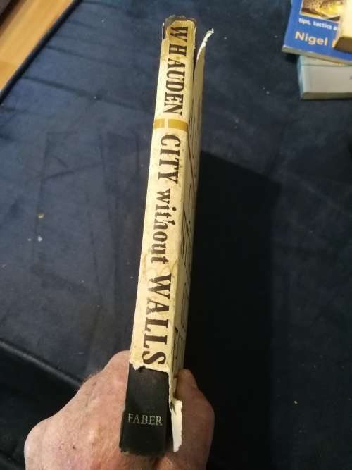 CITY WITHOUT WALLS and other poems by W H AUDEN