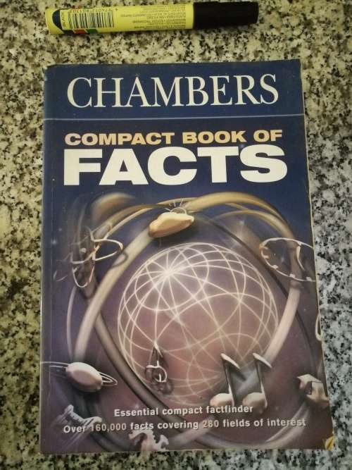 CHAMBERS COMPACT BOOK OF FACTS Ed MELANIE PARRY Assistance Trevor Anderson Una McGovern electronics