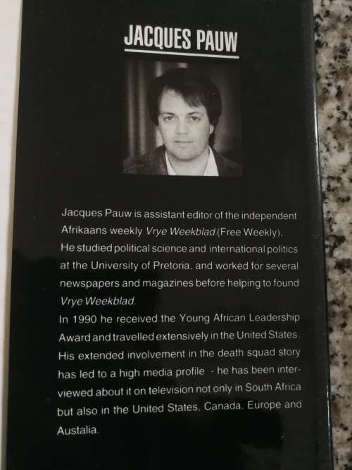 IN THE HEART OF THE WHO** The Story of Apartheid`s Death Squads JACQUES PAUW ( *hore )