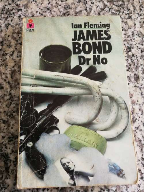 A Bundle of 7 JAMES BOND 007 IAN FLEMING Softcover Books