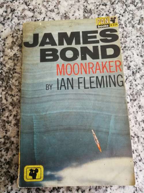 A Bundle of 7 JAMES BOND 007 IAN FLEMING Softcover Books