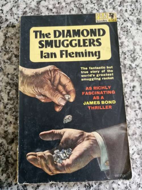 A Bundle of 7 JAMES BOND 007 IAN FLEMING Softcover Books