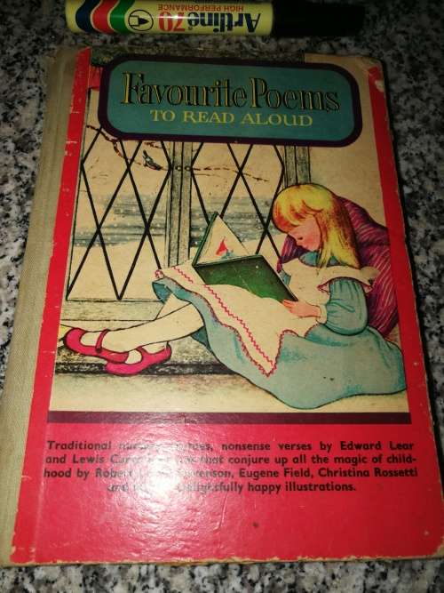 FAVOURITE POEMS TO READ ALOUD  Illustrated by ART KRUSZ 1957