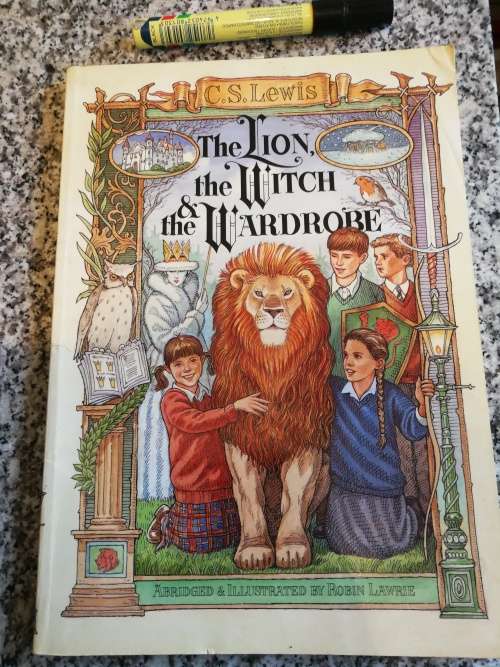 THE LION THE WITCH & THE WARDROBE C S LEWIS ROBIN LAWRIE Abridged Illustrated A Graphic Novel