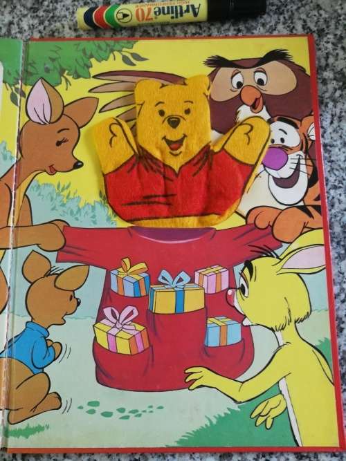 WALT DISNEY`S WINNIE THE POOH AND THE BIRTHDAY BURGLAR A PUPPET BOOK