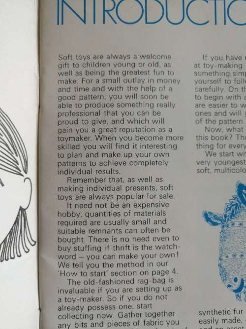 SOFT TOYS CREATIVE PATTERNS DORIS EDWARDS  1975