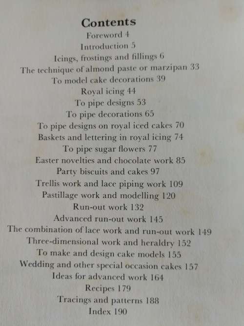 CAKE DECORATING AND SUGARCRAFT EVELYN WALLACE  UPDATED (  baking wedding special occasion cakes )