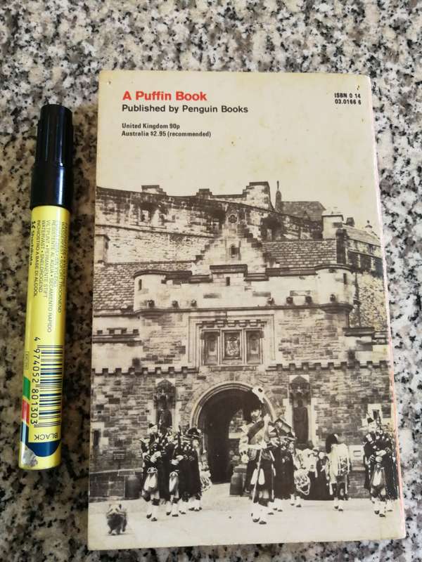 GREYFRIARS BOBBY ELEANOR ATKINSON  Puffin Books  Reprint 1980 classic story of a dog