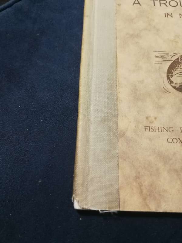 A TROUT ROD IN NATAL Fishing for the complete beginner ...and others HELEN B HILLIARD 1958 ( fly