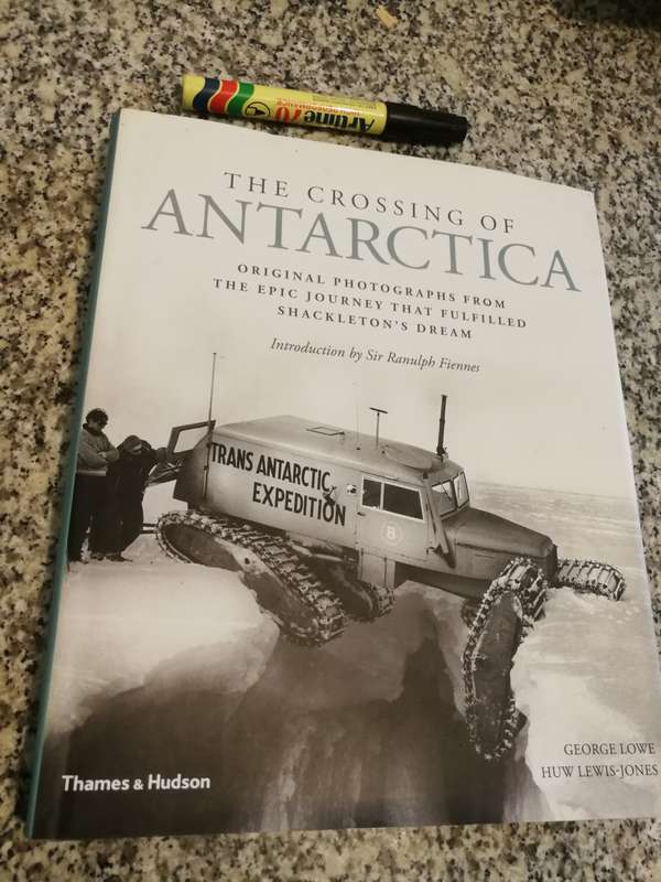 THE CROSSING OF ANTARCTICA Original Photos from the Epic Journey GEORGE LOWE HUW LEWIS JONES