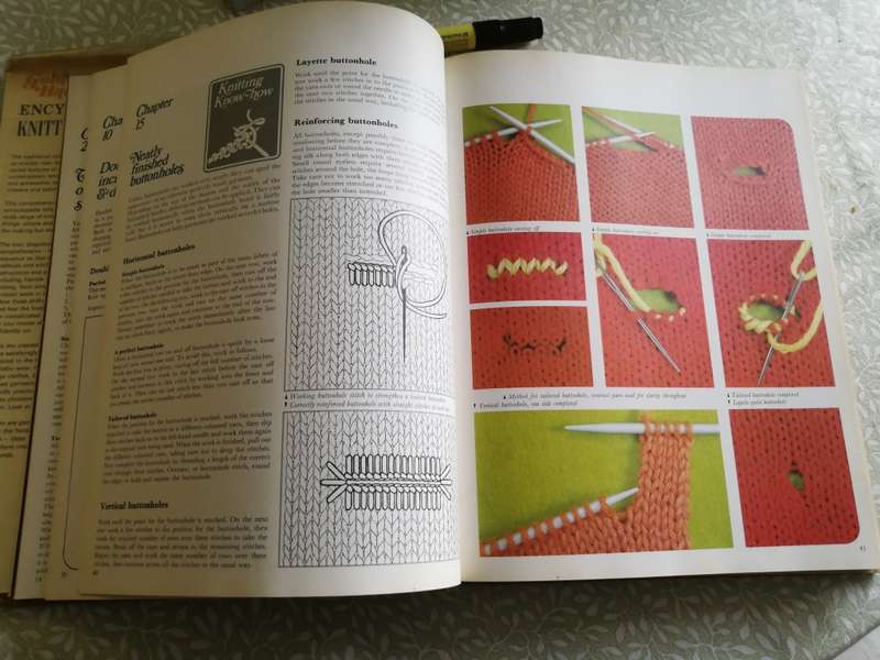 GOLDEN HANDS ENCYCLOPEDIA OF KNITTING & CROCHET