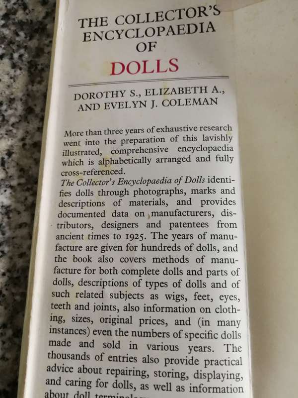 THE COLLECTORS ENCYCLOPAEDIA OF DOLLS 2000 Illustrations DOROTHY S ELIZABETH A & E J COLEMAN