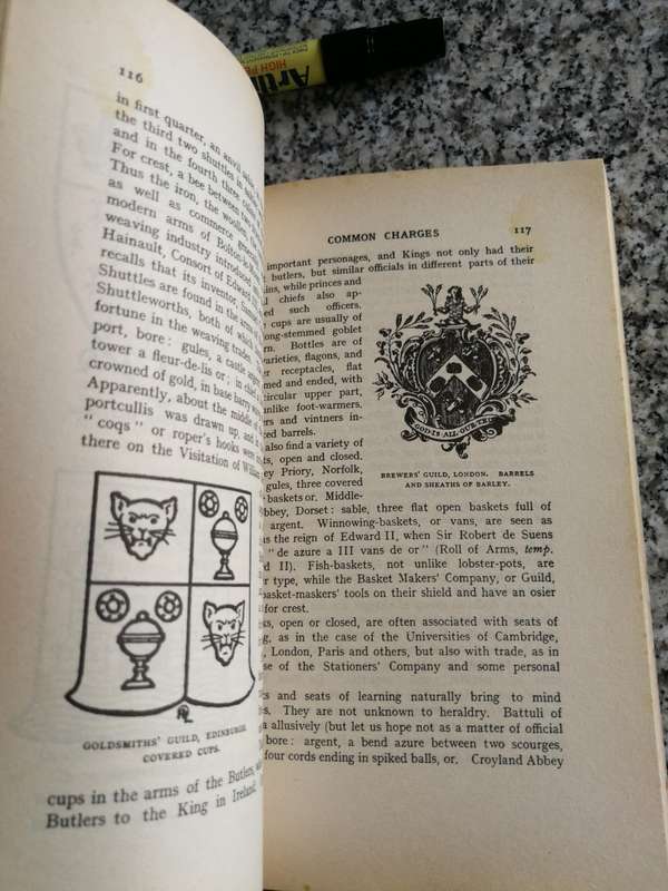 CONCISE ENCYCLOPEDIA OF HERALDRY GUY CADOGAN ROTHERY  pictorial representations identify individuals