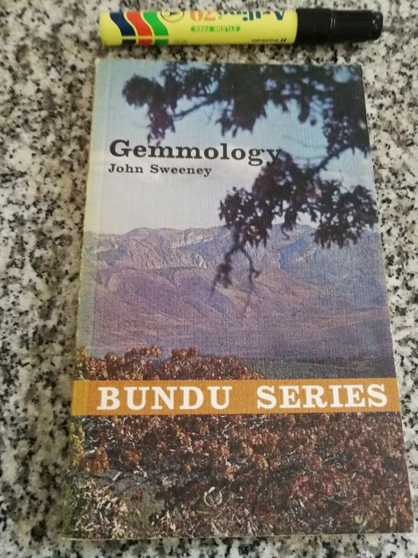 GEMMOLOGY BUNDU SERIES JOHN SWEENEY  ( gems mineral  jewelry  )